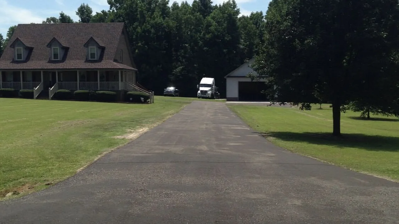 Asphalt paving contractor in Hazlehurst, GA